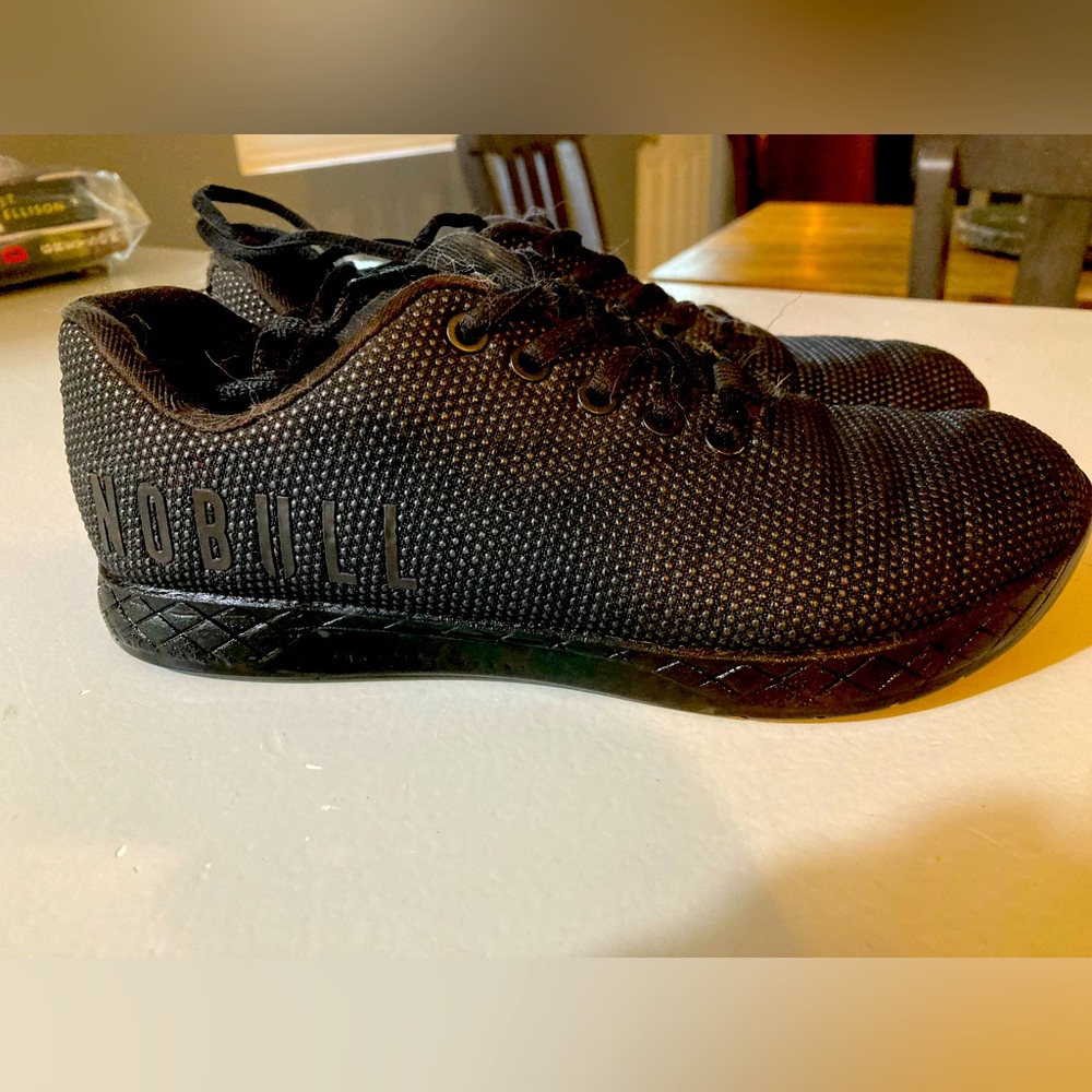 NoBull Women trainer size 8 all black